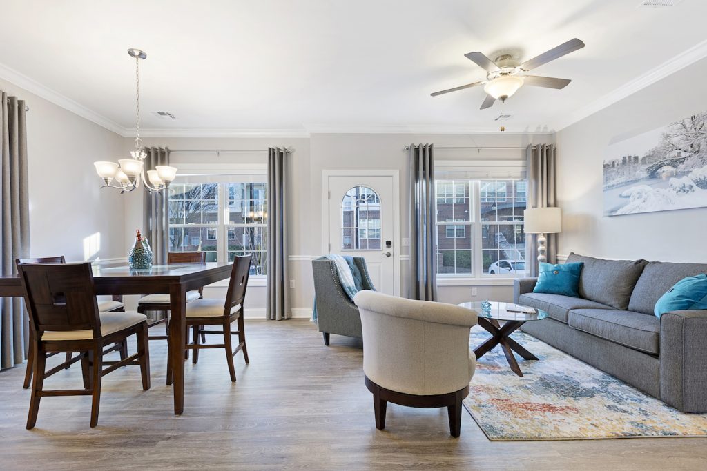 Echleon apartment - inside building